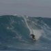 Brasileira quebra recorde de maior onda surfada por uma mulher no país