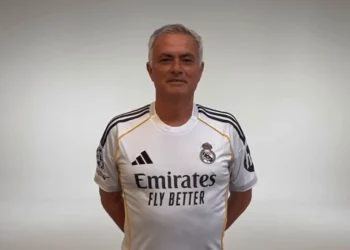 Benfica se manifesta após Florentino divulgar acerto com Mourinho